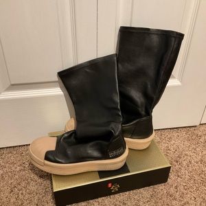 🛍Adidas boots🛍